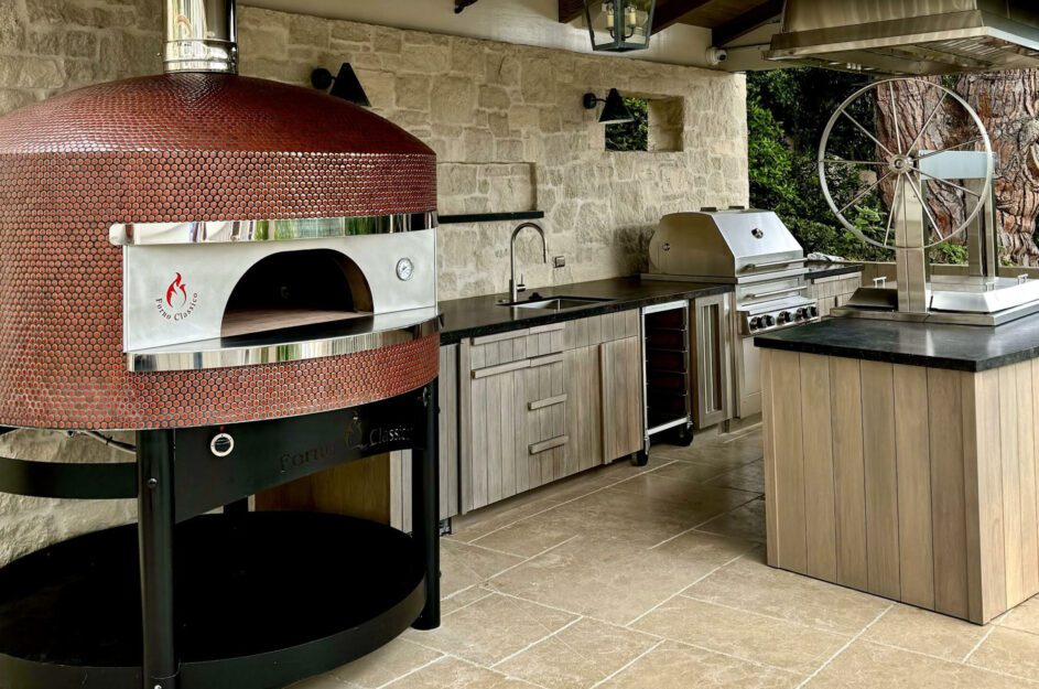 Forno Classico Italian brick pizza oven.